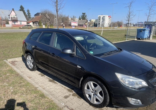 Opel Astra cena 18900 przebieg: 168000, rok produkcji 2012 z Białystok małe 56